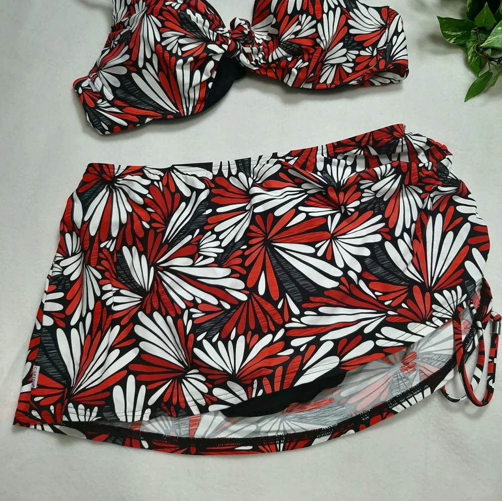 Captiva 2pc Red Black Floral Bikini Swim Set Sz M‎